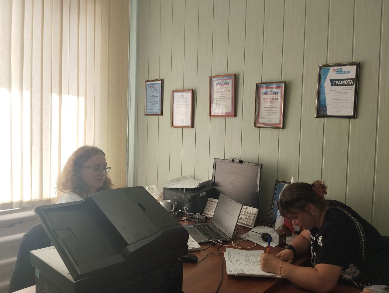 МФЦ ЛНР провели выездной прием в Миусинске.